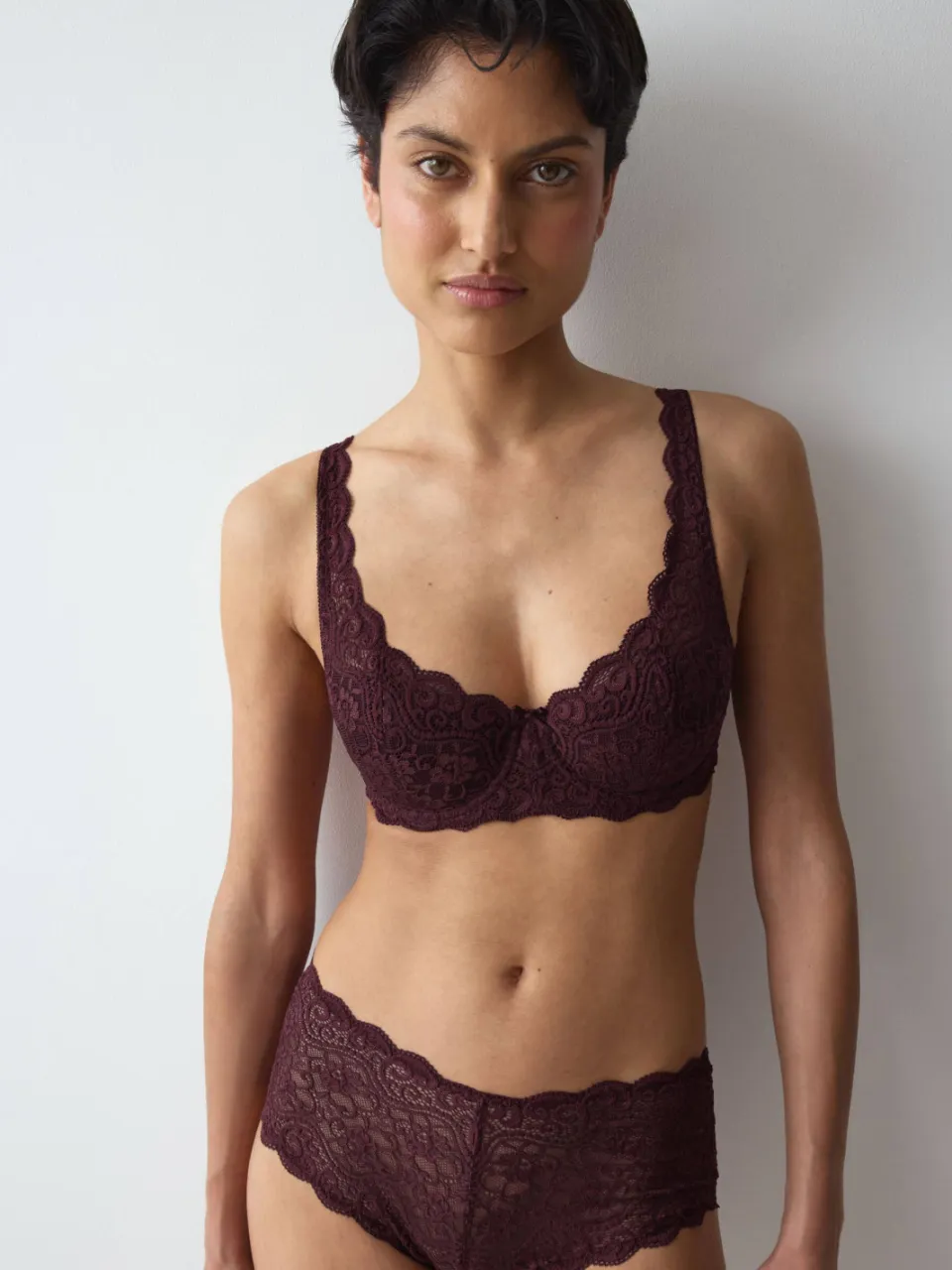Triumph Amourette voorgevormde kanten beugel-bh aubergine, foto 5