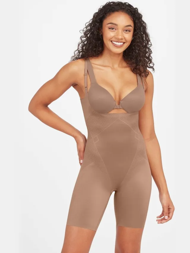 Spanx SPANXshape™ Invisible Open-Bust Mid-Thigh Bodysuit- Kleur Cafe au Lait (donkere huidskleur) Beige