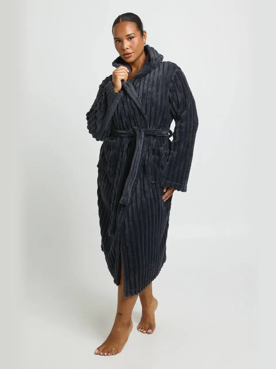 boohoo Dames Plus Geribbelde Fleece Kamerjas Met Capuchon Lang houtskool, foto 2