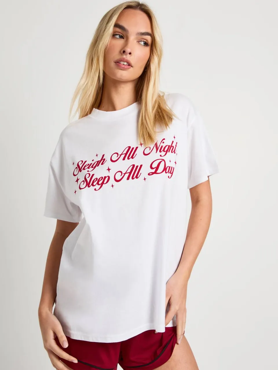 boohoo Dames Kerst 'Sleigh All Day' oversized slaap T-shirt Wit