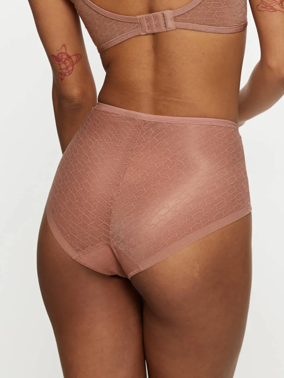 Triumph Signature Sheer maxislip bruin, foto 4
