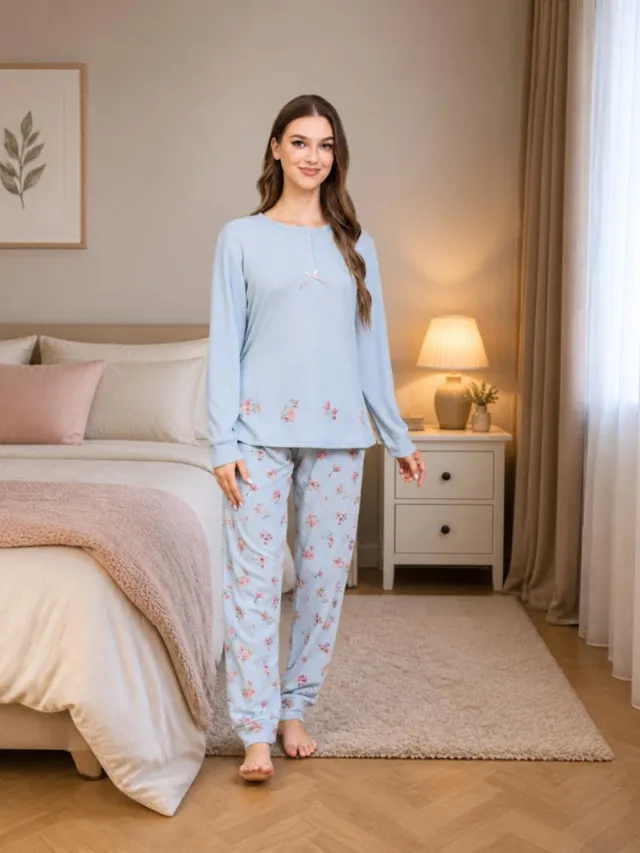 Luna Dames pyjamaset – 3XL - Tussenseizoen - Superzachte pyjamaset - Met 3 knopen en strikje – gebloemde broek - Oudroze, lichtblauw of mintgroen Multi