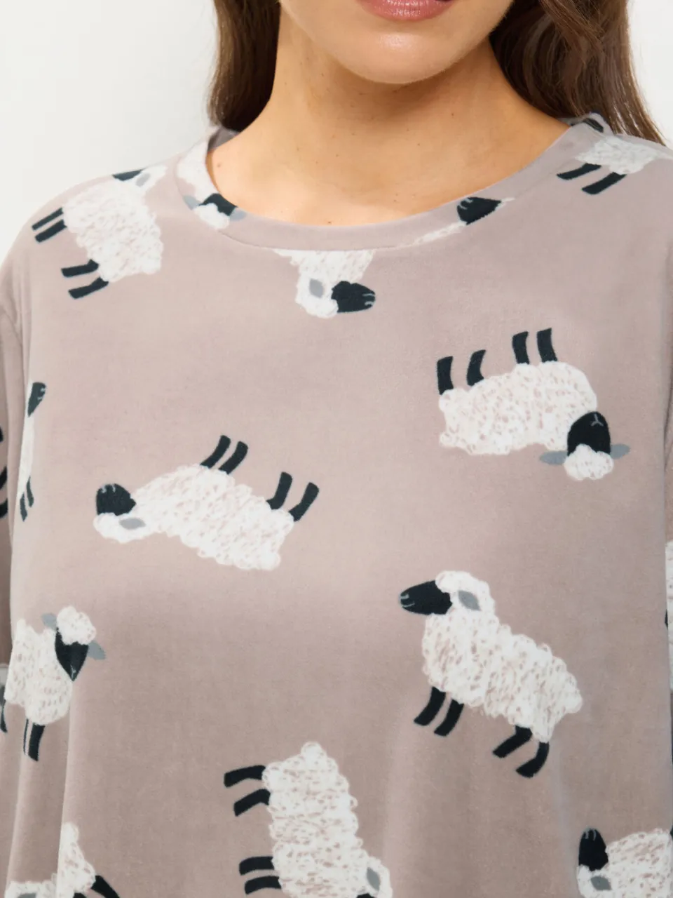 Yours Bruine Lichtgewicht Fleece Pyjamaset Met Schapenprint En Scrunchie-42, foto 4