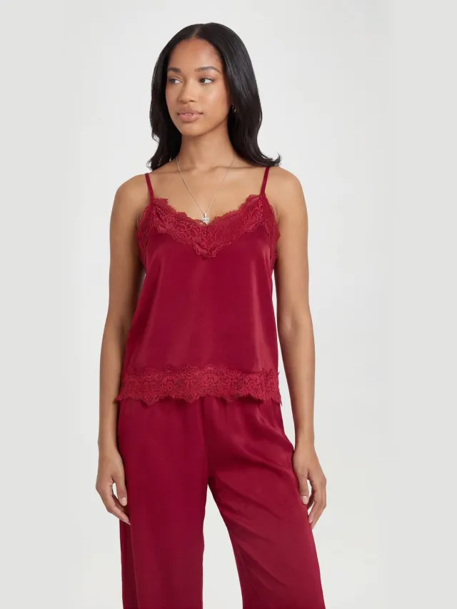 boohoo Dames Pyjama Set Met Cami En Broek Met Wimperkanttrim Bordeaux Rood