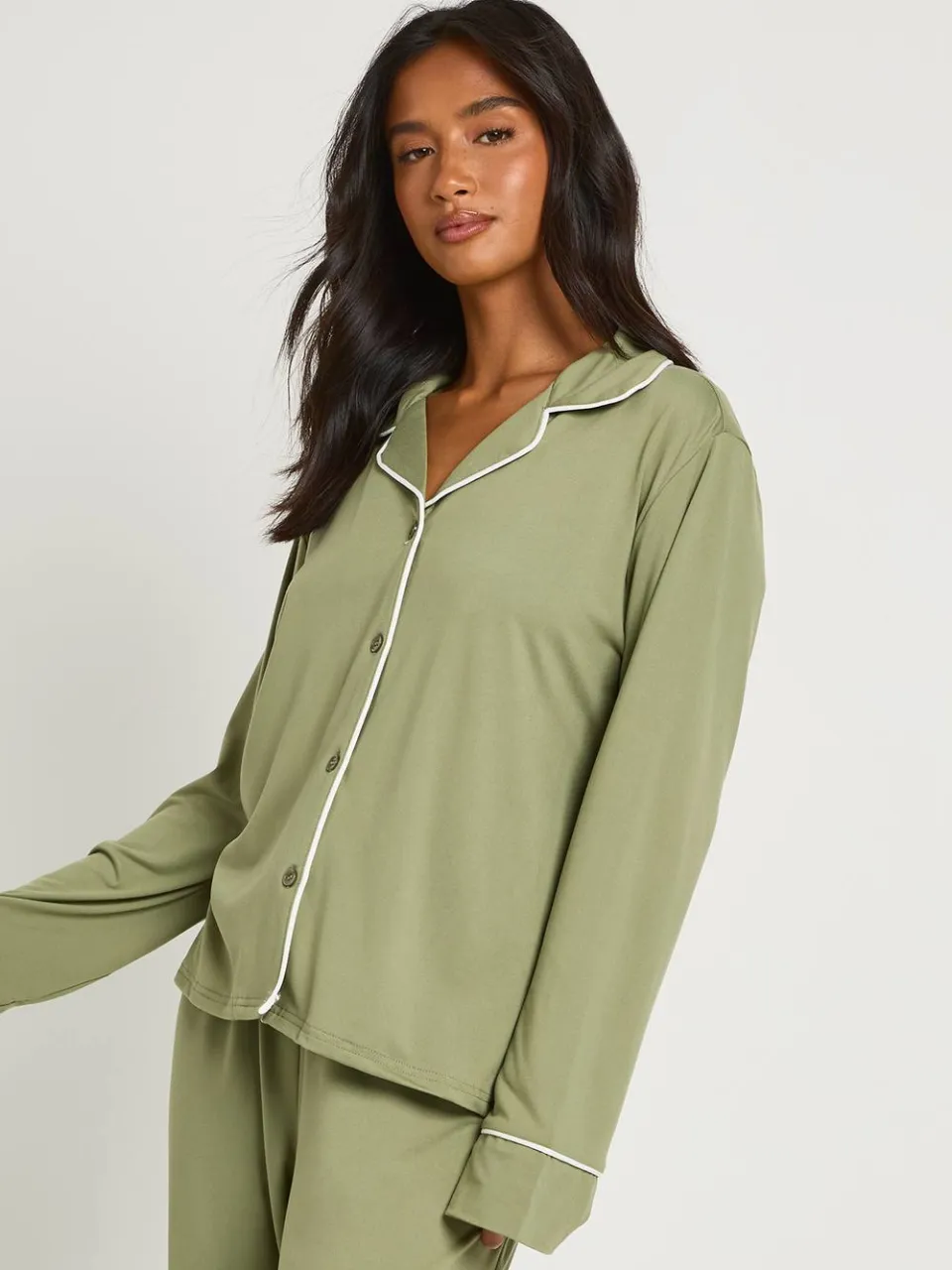 boohoo Dames Petite Piping-detail langmouwenhemd & broek pyjamaset verstandig, foto 3