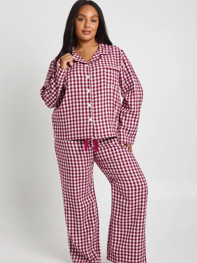 boohoo Dames Plus Soft Touch Gingham longarmhemd en broek pyjamaset Bordeaux Rood