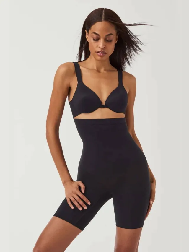 SPANX SPANXsculpt™ Seamless Power seamless high waist sterk corrigerende short zwart