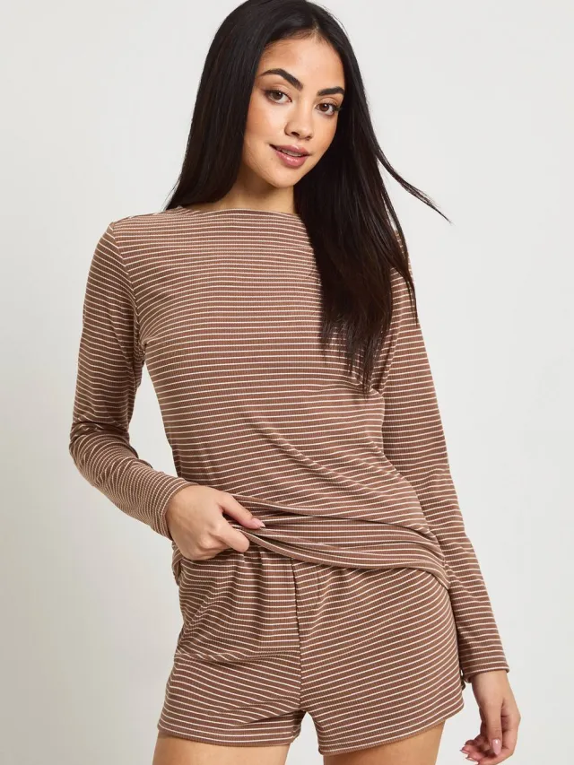 boohoo Dames Zachte Geribbelde Gestreepte Pyjama Set Met Lange Mouwen Top & Korte Broek Chocoladebruin