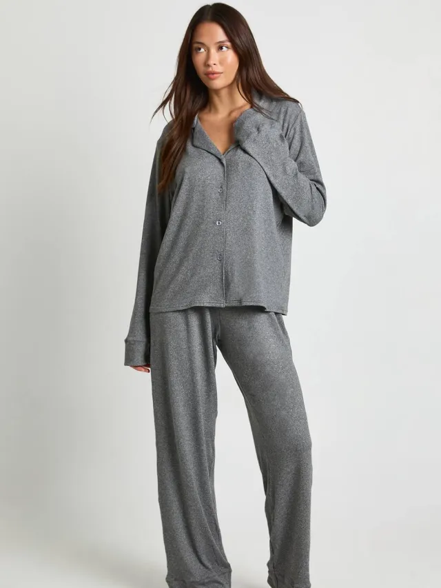 boohoo Dames Pyjamaset met overhemd en broek met doorlopende soft touch-knoopsluiting Grijze Mergel