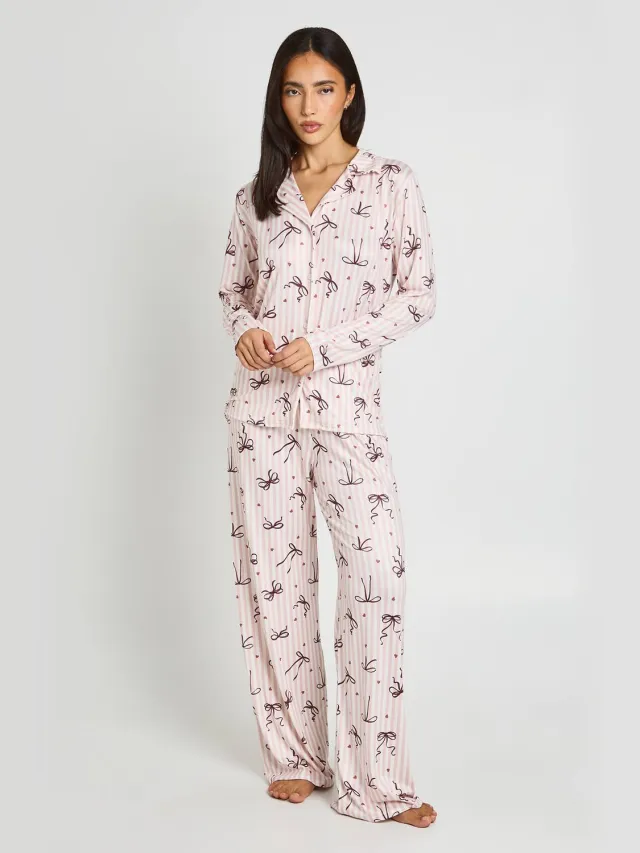 boohoo Dames Pyjama Set Met Strikprint, Lange Mouwen En Broek Baby Roze