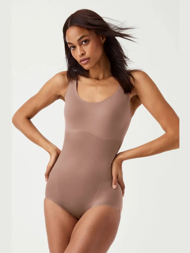 SPANX SPANXshape™ Invisible seamless medium corrigerende Tank Panty body donkerbeige