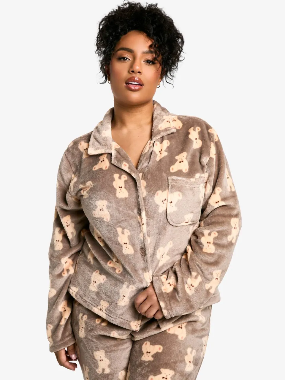 boohoo Dames Plus Bear Fleece Pyjama Set met Knoopsluiting op de Voorzijde bruin, foto 4