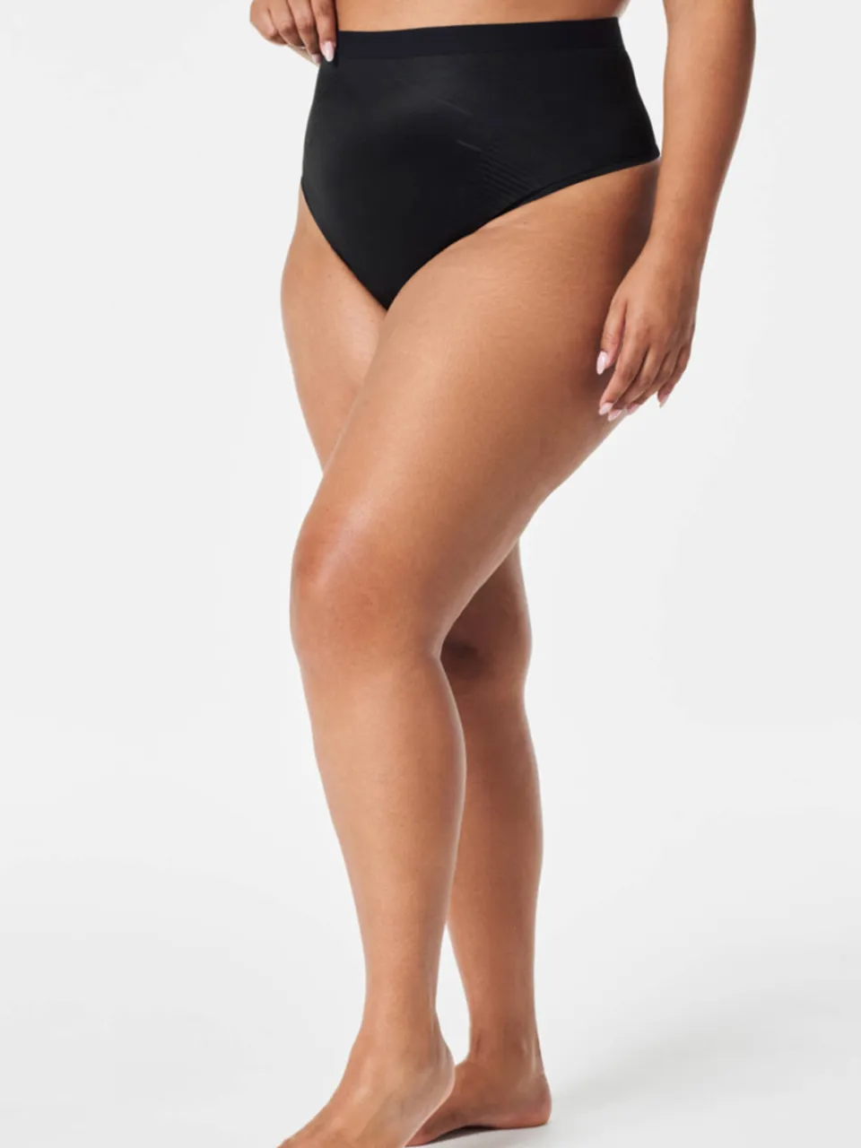 Spanx SPANXshape™ Invisible medium corrigerende string zwart, foto 5