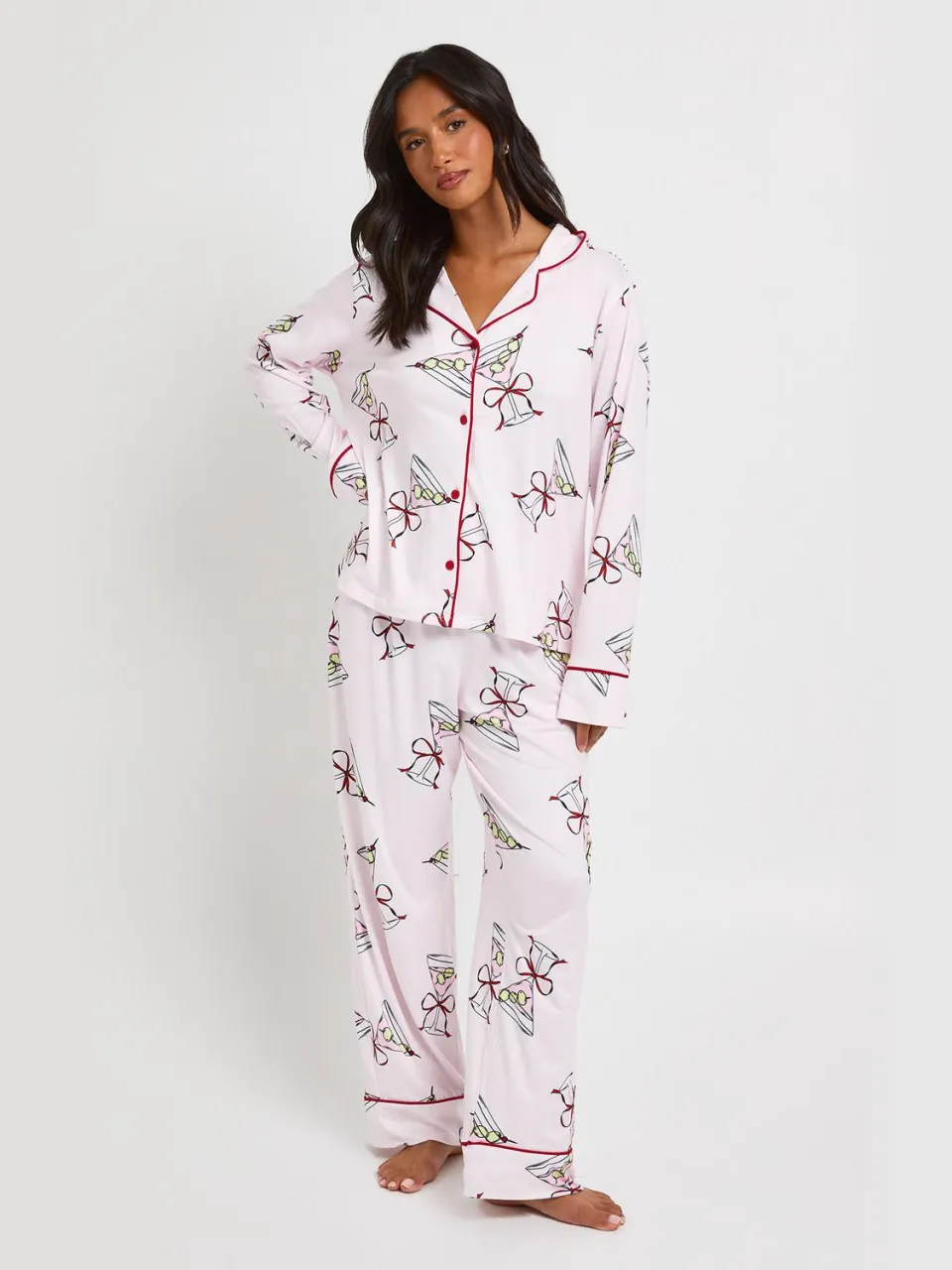 boohoo Dames Petite Martini Print Pyjama Set Met Paspeldetail Lange Mouwen & Broek baby roze, foto 3