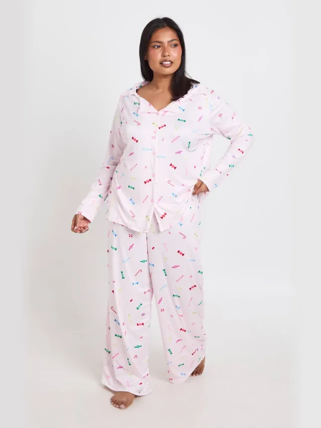 boohoo Dames Plus Pyjama Set Met Zoete Print Shirt Met Lange Mouwen & Broek Roze