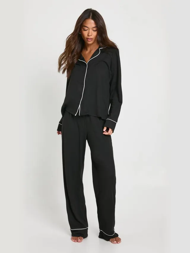 boohoo Dames Pyjama set met langarmhemd en broek voorzien van jersey piping detail Zwart