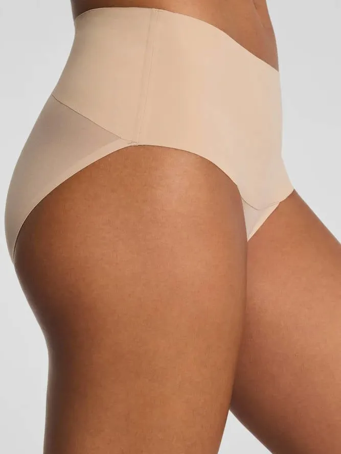 SPANX SPANXsupersmooth™ Undie-tectable seamless licht corrigerende slip - beige, foto 4