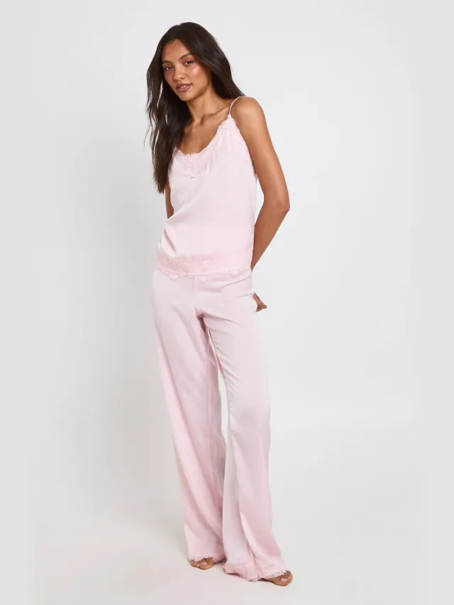 boohoo Dames Tall Pyjamaset Met Cami En Broek Met Wimperkanttrim Roze