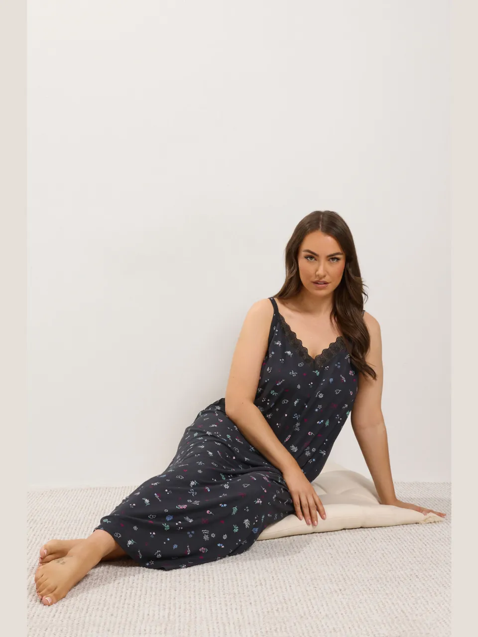 Yours Zwarte Zacht Aanvoelende Chemise Met Kleine Bloemenprint-44, foto 2