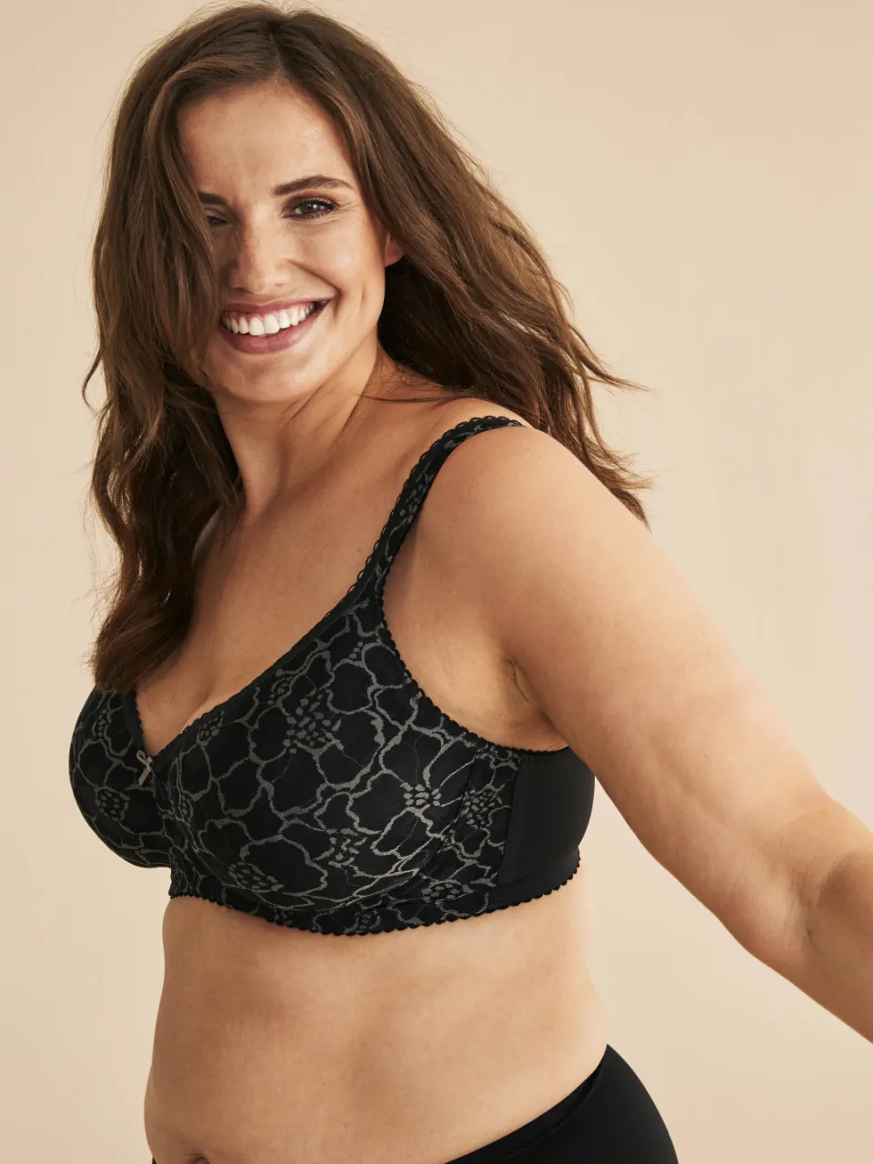 Swegmark Lace Shape voorgevormde T-shirt-bh met beugel zwart, foto 6