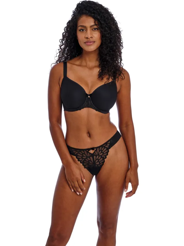 Freya Loveland brazilian zwart