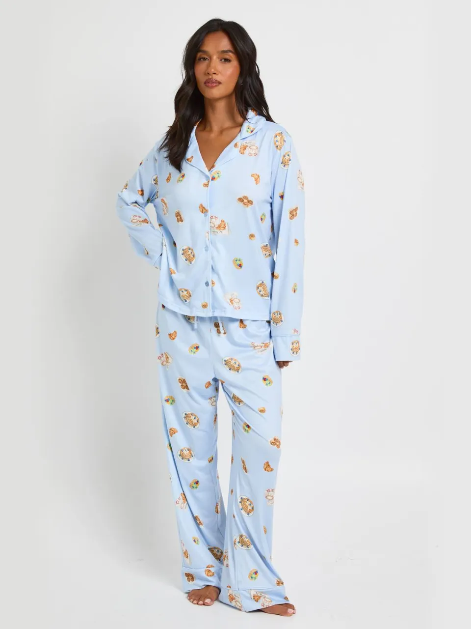 boohoo Dames Petite Pyjama Set Met Ontbijtprint, Paspeldetail, Lange Mouwen En Broek babyblauw, foto 3