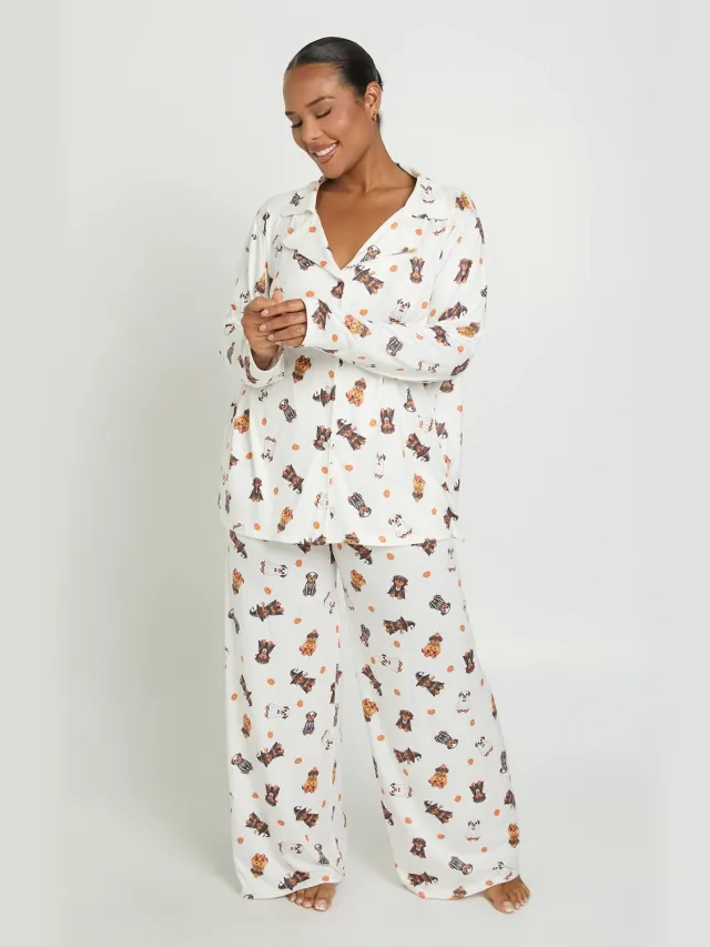 boohoo Dames Plus Pyjama Set Met Halloween Print Shirt Met Lange Mouwen & Broek Wit