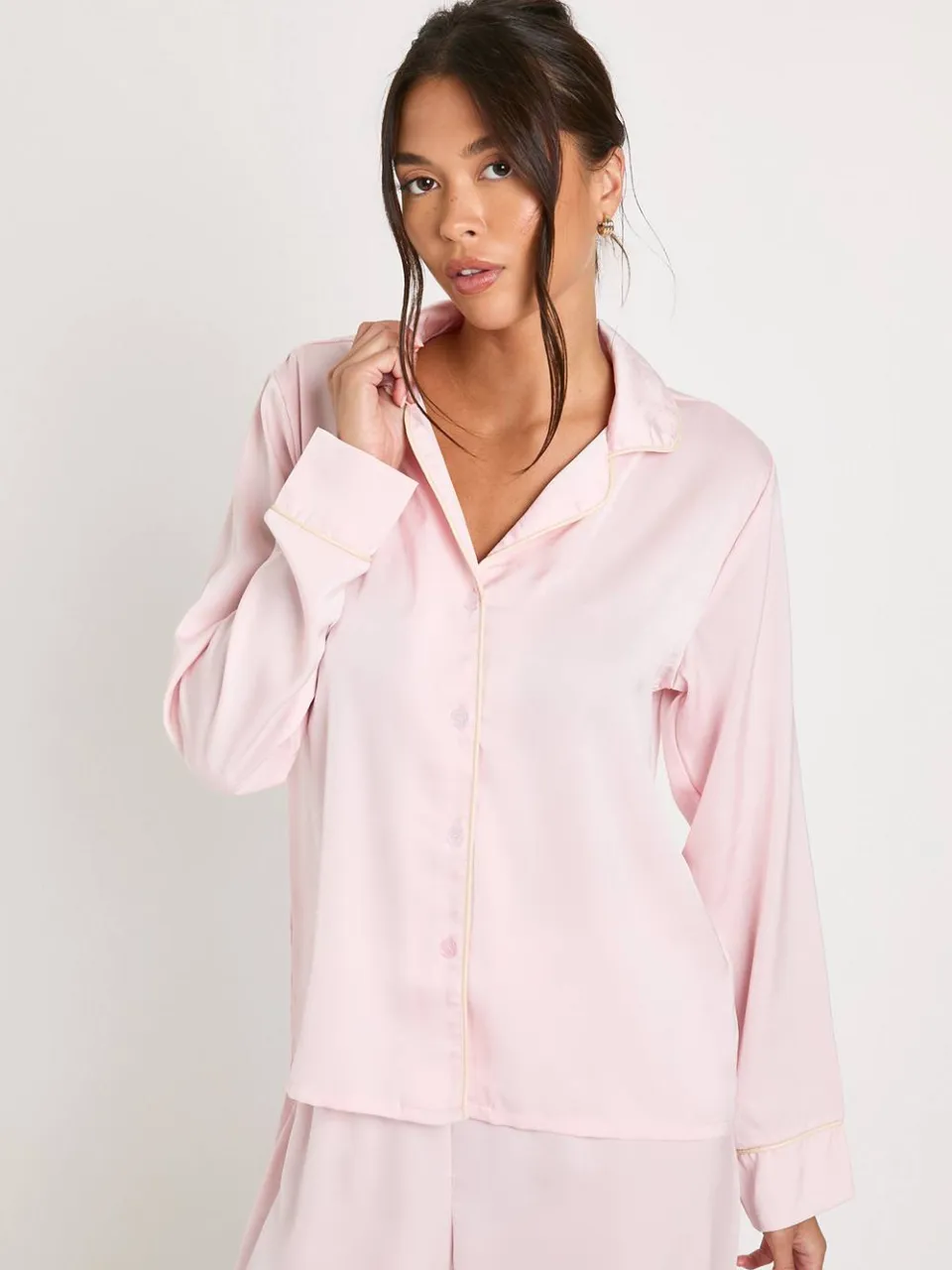 boohoo Dames Satijn pijpendetail lange mouw shirt & broek pyjama set baby roze, foto 4