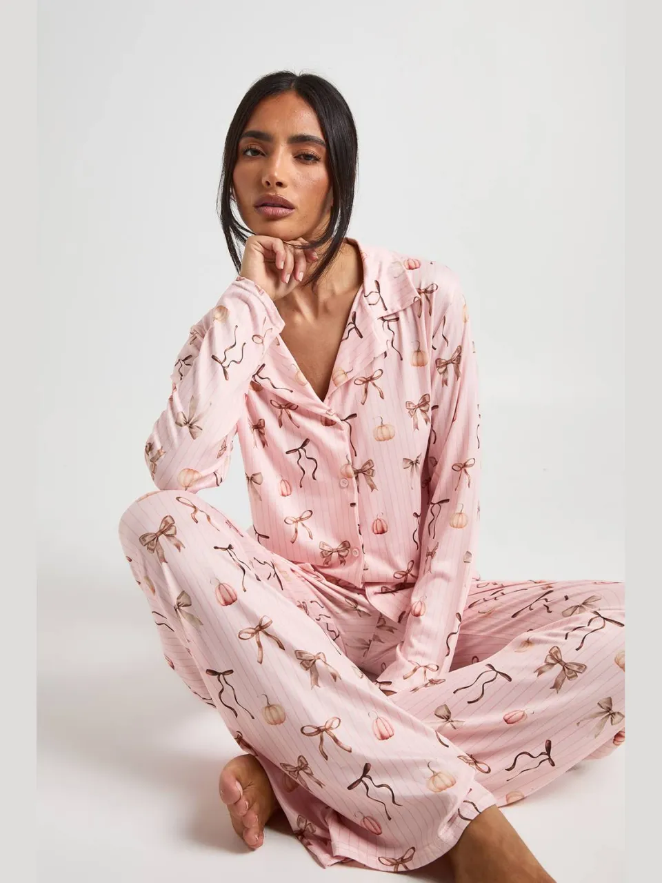boohoo Dames Herfst Pompoen En Strik Print Pyjama Set Met Lange Mouwen & Broek baby roze, foto 3