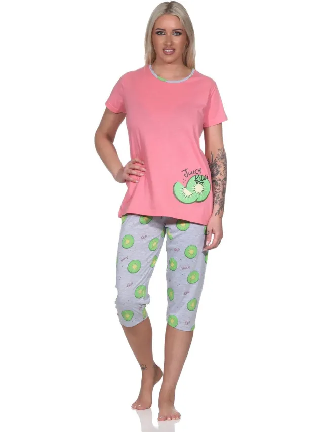 Normann damespyjama met korte mouwen en capri pyjamabroek in coole Allover Print roze