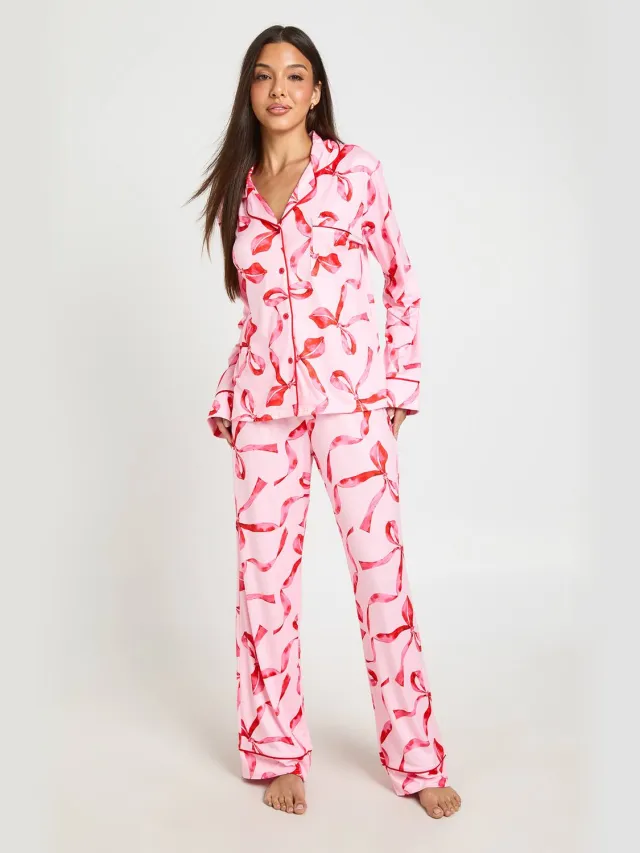 boohoo Dames Oversized Pyjamaset Met Strikprint En Lange Mouwen Roze