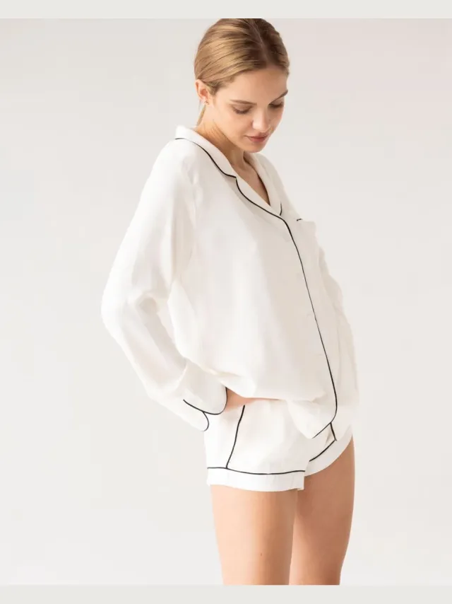Aruelle Dames pyjama Charlotte-satijn-lange mouwen & korte broek-contrasterende details-wit