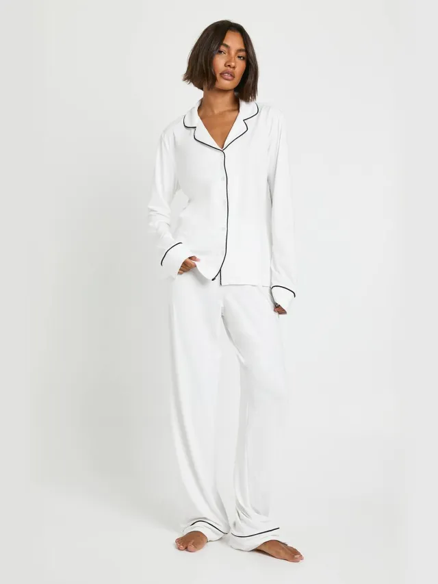 boohoo Dames Pyjamaset voor lange maten: langmouwig overhemd en broek met jersey-pijpendetail Wit