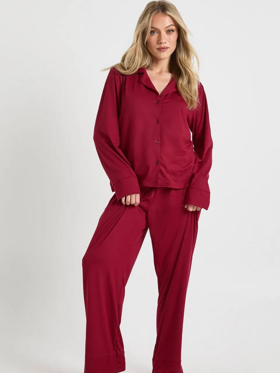boohoo Dames Kleine Soft Touch pyjamaset met overhemd met doorlopende knoopsluiting en pyjamabroek bordeaux rood, foto 3