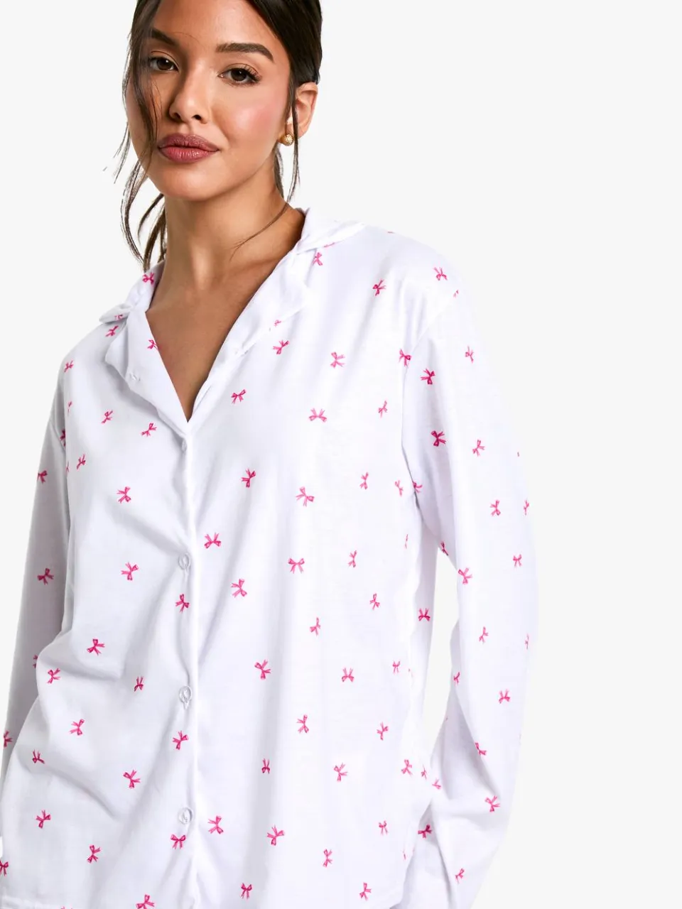 boohoo Dames Pyjama Set: Langarmshirt met strikprint & Broekset wit, foto 4
