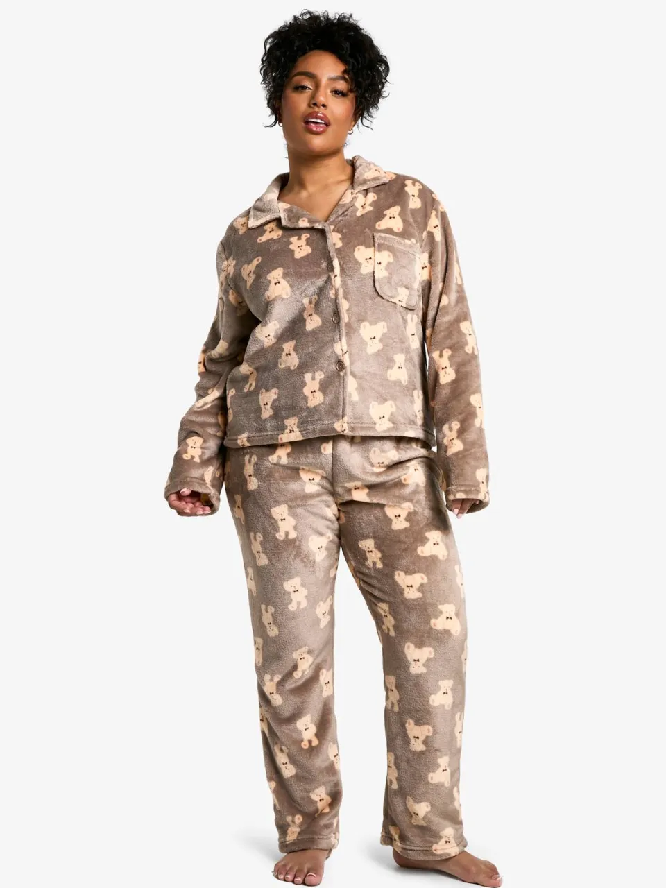 boohoo Dames Plus Bear Fleece Pyjama Set met Knoopsluiting op de Voorzijde bruin, foto 3