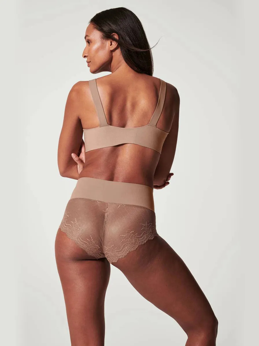 Spanx SPANXsupersmooth™ Undie-tectable licht corrigerende Lace Hi-Hipster donkerbeige, foto 3