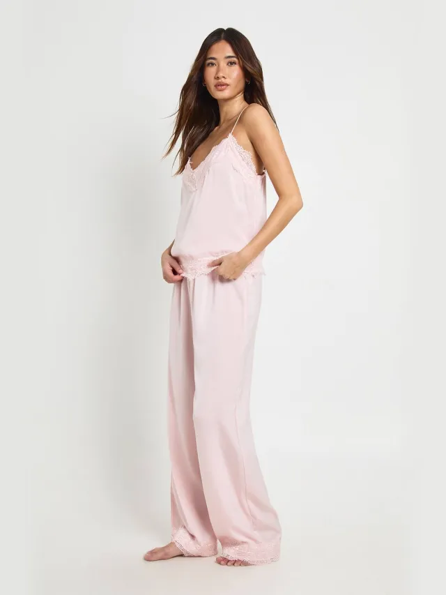 boohoo Dames Pyjama Set met Cami en Broek met Wimper Kant Afwerking Roze