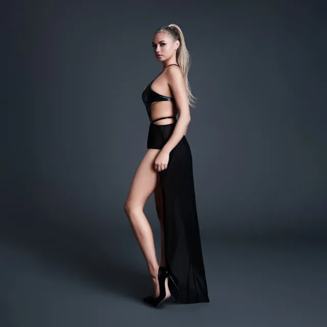 Allure Take Me - Latex-look Vinyl en Mesh Bodysuit met Flirty Rok - L - Zwart