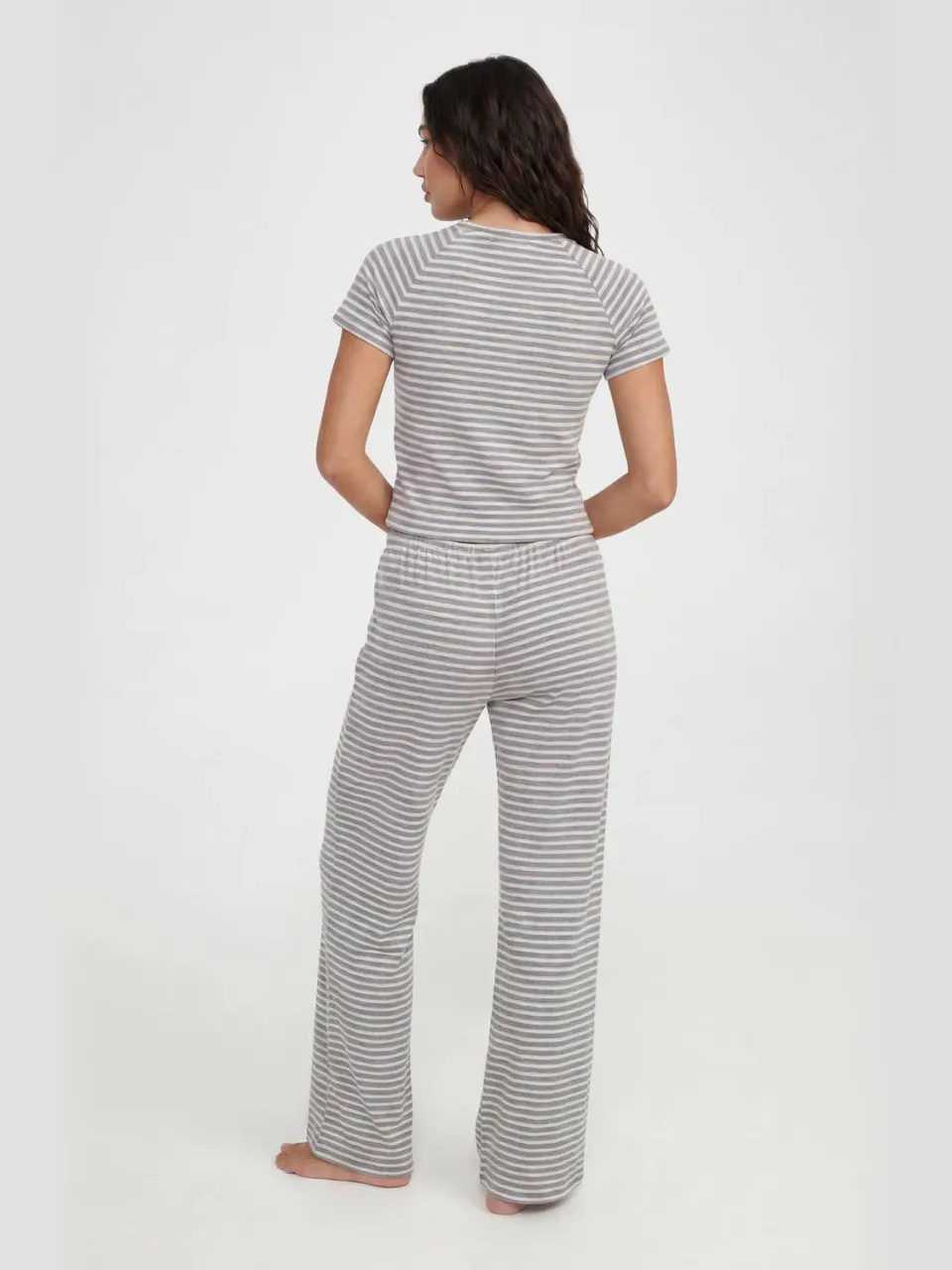 boohoo Dames Geborstelde Jersey Gestreepte Baby Tee & Broek Pyjama Set grijs, foto 2