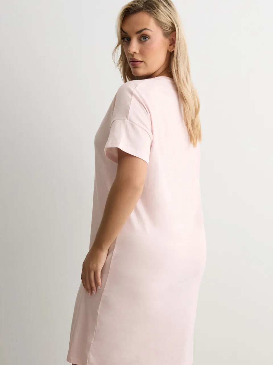 Yours Roze 'Matcha Lover' Slaapshirt-56, foto 3