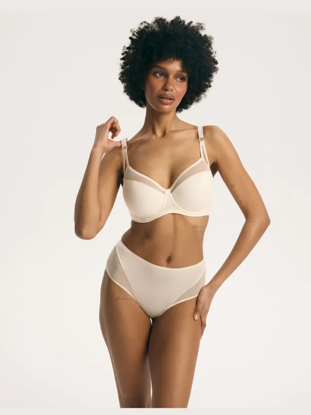 ESOTIQ Essentieel - Licht gevoerde beugelbeha - Beige - Met mesh