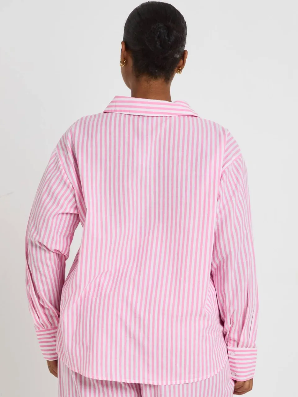 boohoo Dames Plus Katoenen Oversized Pyjamahemd Met Krijtstreep roze, foto 3
