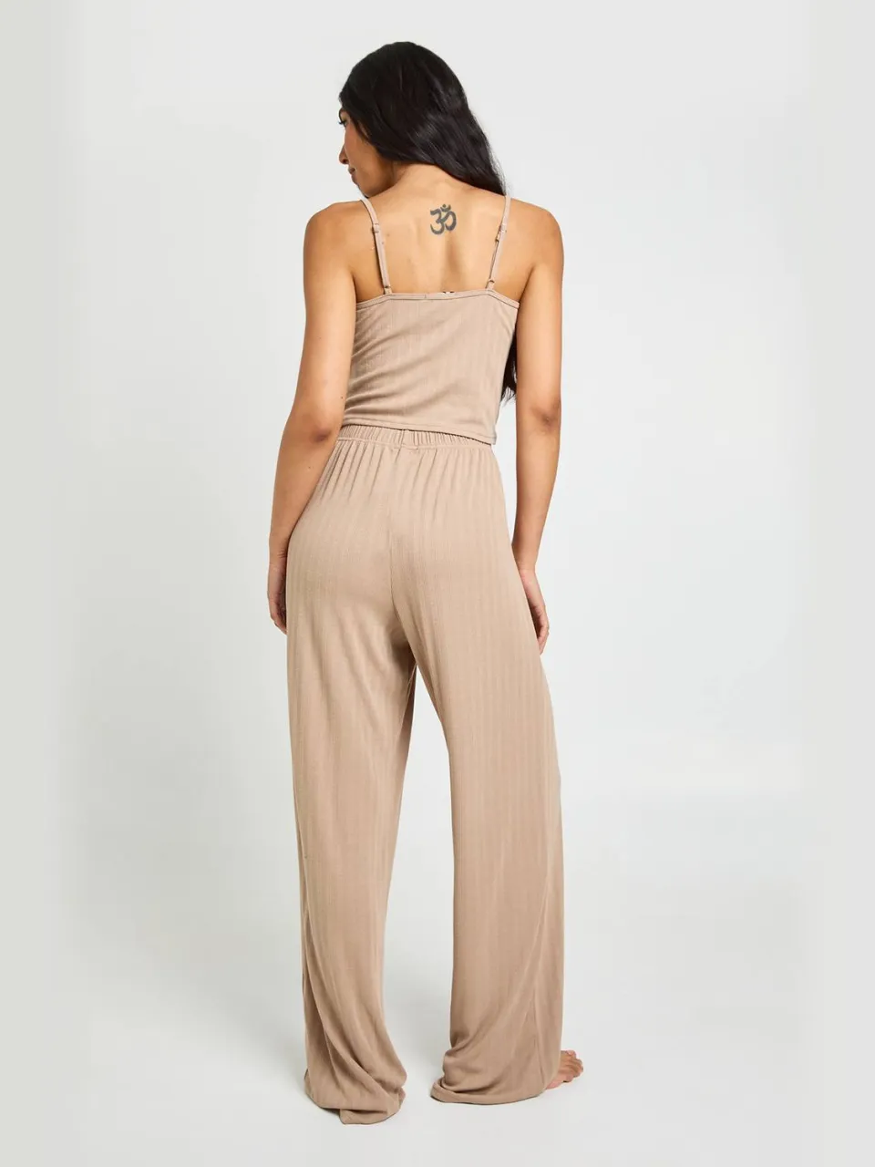 boohoo Dames Tall Pointelle Hemdje En Wijde Pijpen Pyjamaset mokka, foto 2
