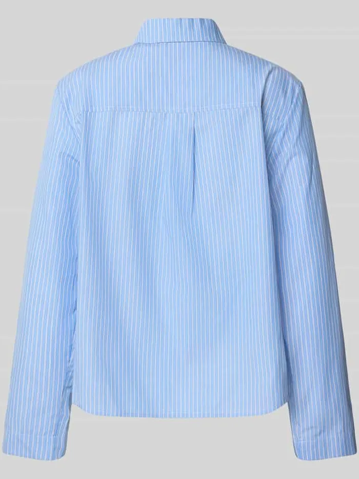 CCDK Copenhagen Relaxed fit pyjamabovendeel met borstzak, model 'Anni' blauw, foto 2