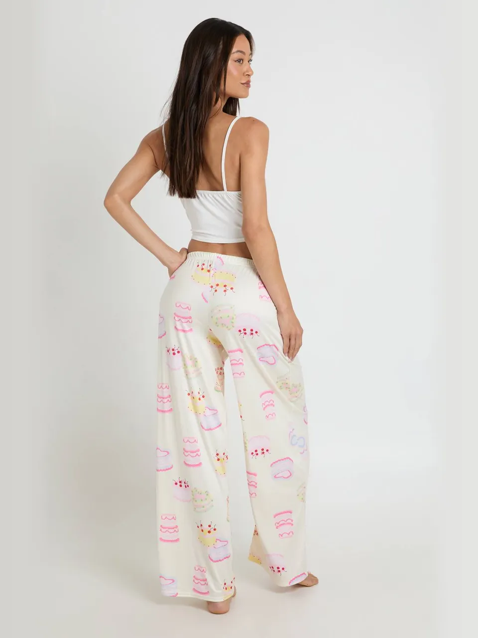 boohoo Dames Tall Pyjamaset Met Cami En Broek Met Taartprint citroen, foto 2
