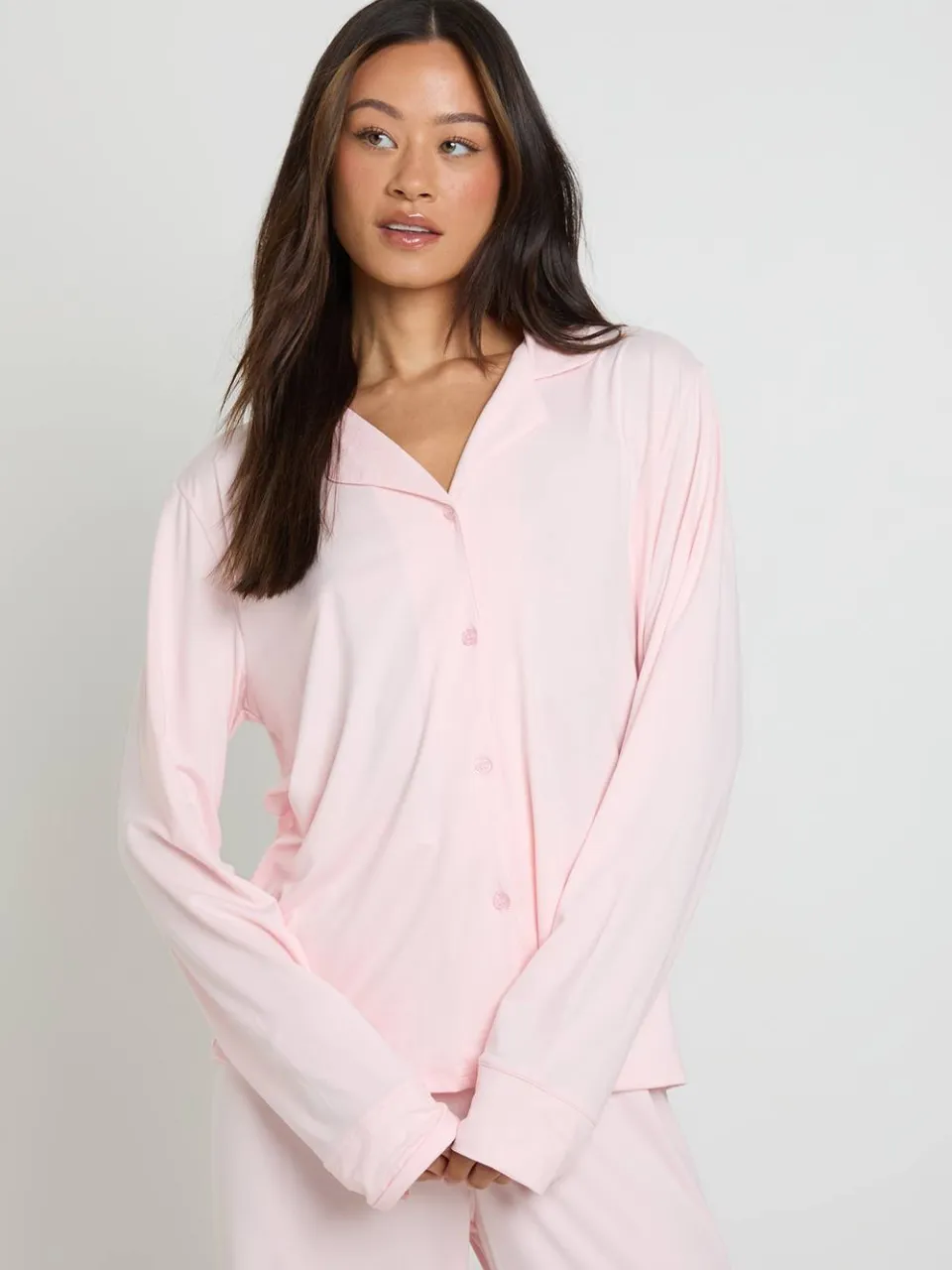 boohoo Dames Lange Pyjama Set Met Zacht Aanvoelend Jersey, Knoopsluiting En Bijpassende Broek baby roze, foto 3