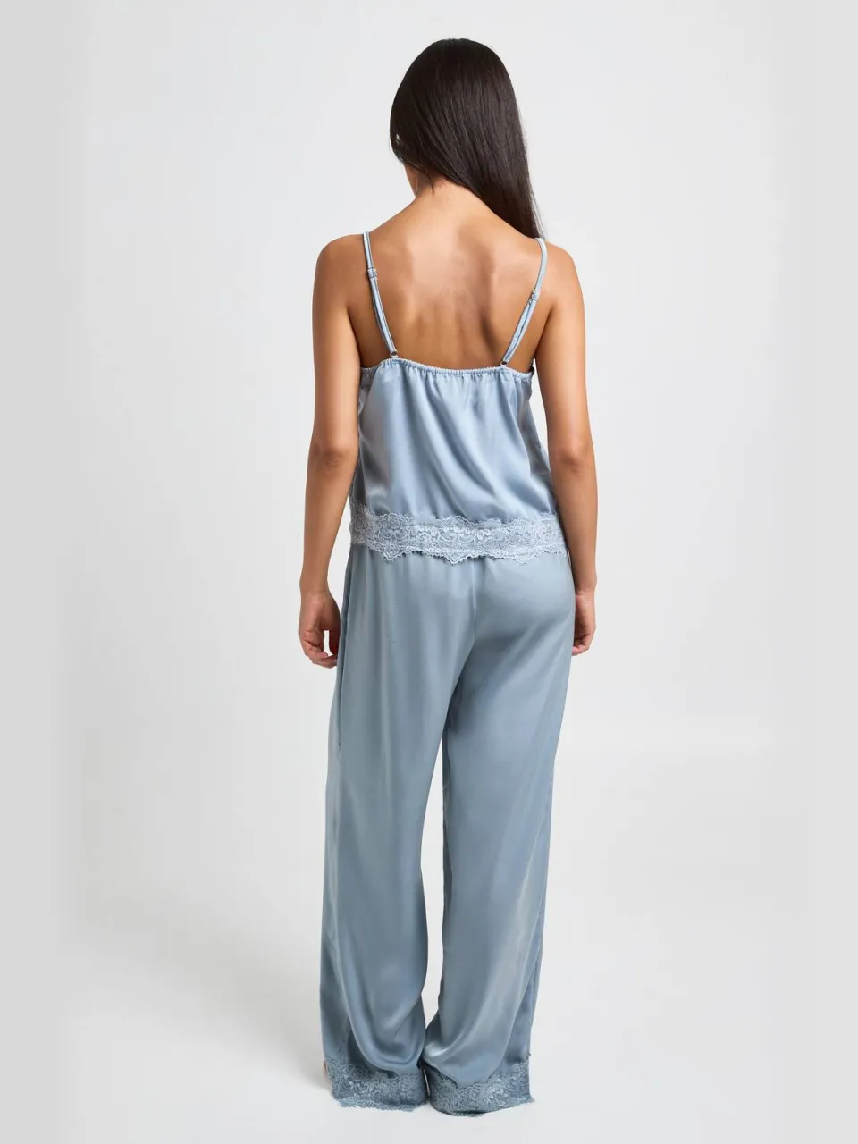 boohoo Dames Pyjama Set Met Cami En Broek Met Wimperkantenafwerking stoffig blauw, foto 2