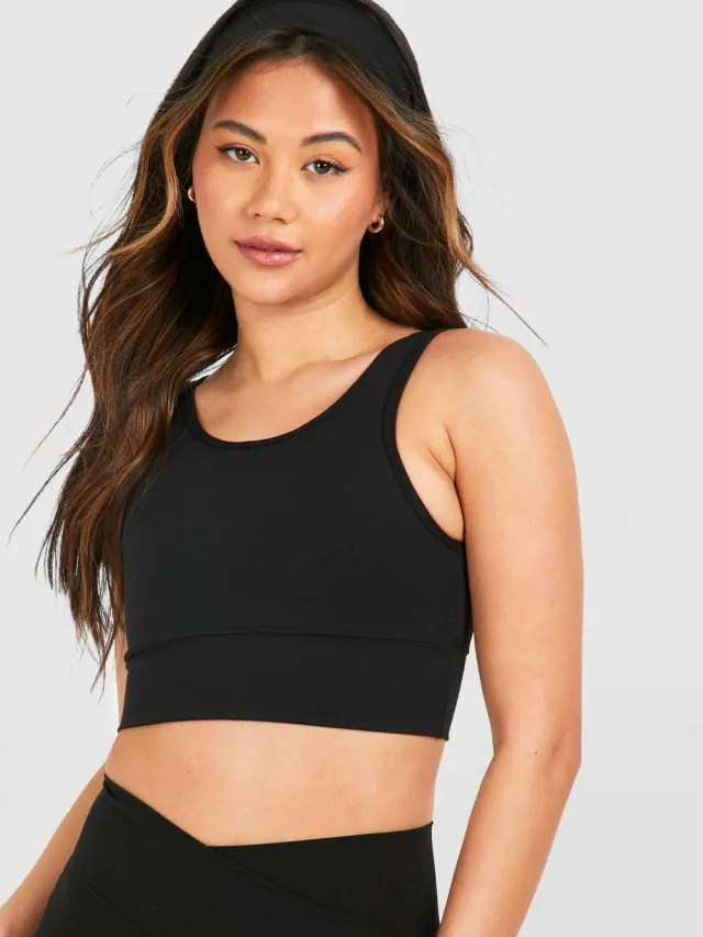 boohoo Dames DSGN Studio Premium Sculpt Opgevulde Diepe Zoom Licht Ondersteunende Sportbeha Zwart