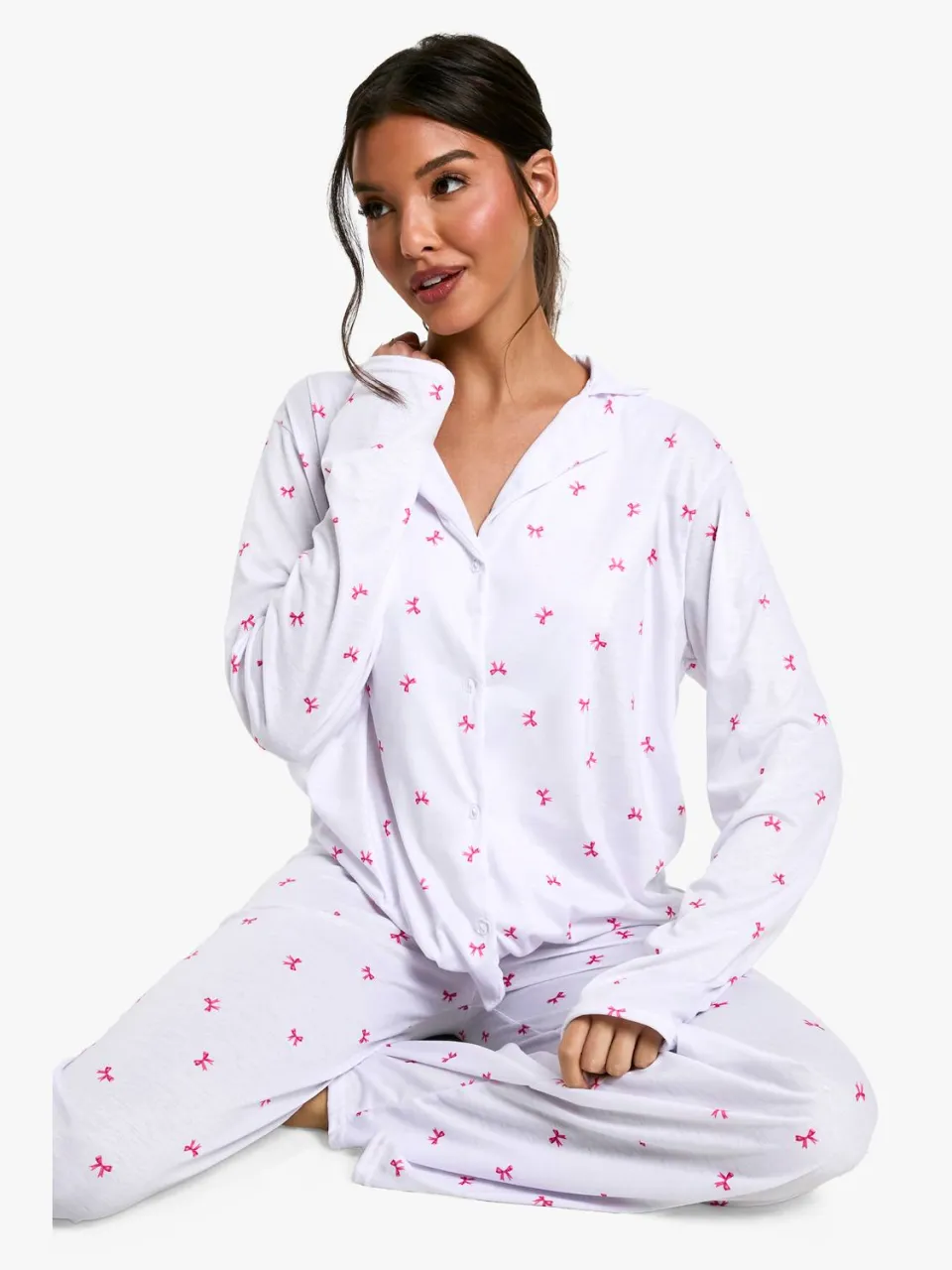 boohoo Dames Pyjama Set: Langarmshirt met strikprint & Broekset wit, foto 3